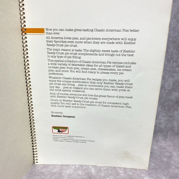 Classic American Pies Cookbook By Ready Crust 1984 - Picture 4 of 6
